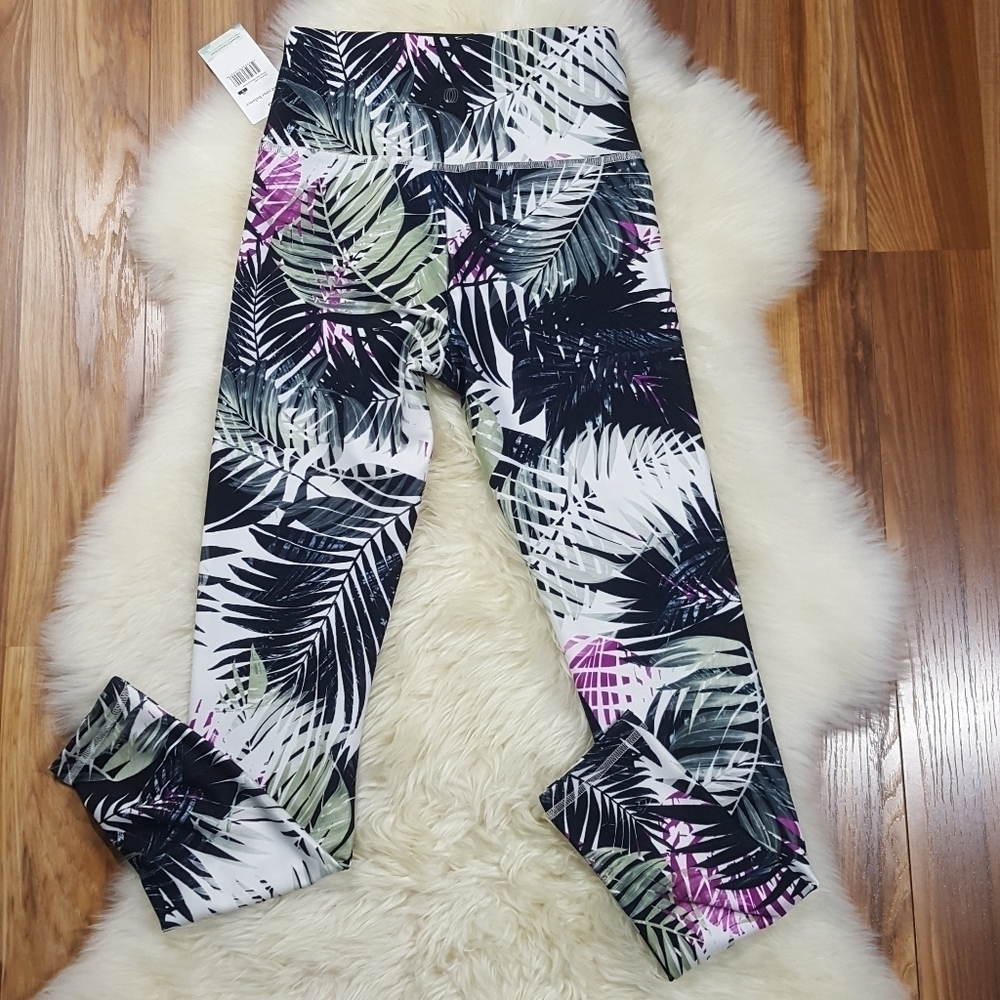 Balance Collection Palm Print Dry-Wik Leggings - Picture 2 of 10